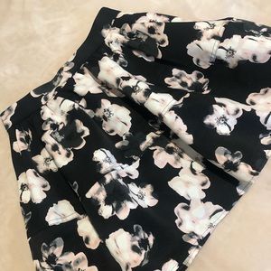 Express Pink floral Skirt 🌸